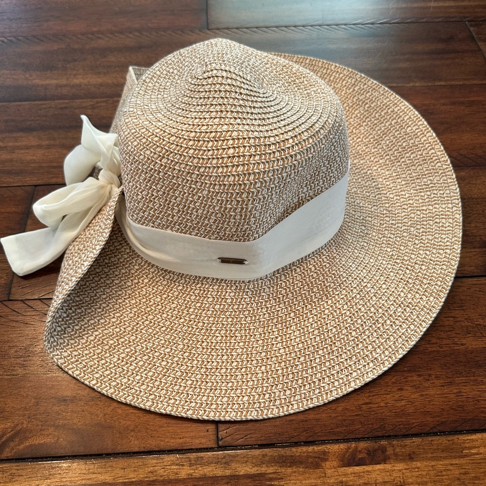 Nine West Beige and White Woven Sun Hat